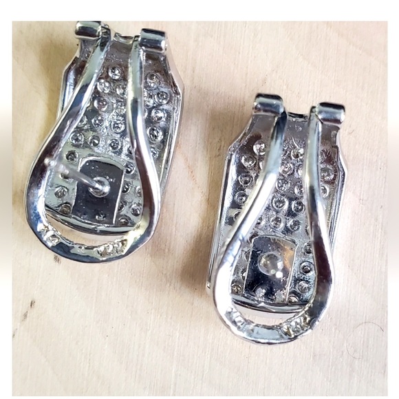 Gorgeous 2.6 tcw Pave Diamond Earrings Omega back closure. Like New $2800 - Picture 9 of 16